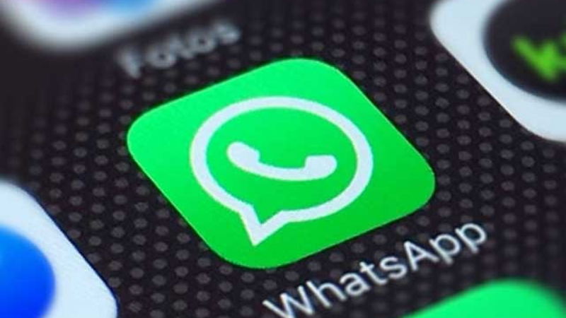 O WhatsApp Messenger ou simplesmente WhatsApp (é ainda conhecido por “zapp” no Brasil) é uma aplicação de mensagens instantâneas para smartphones que permite comunicar com os seus contactos, através de mensagens escritas, mensagens de voz, ou ainda atravé