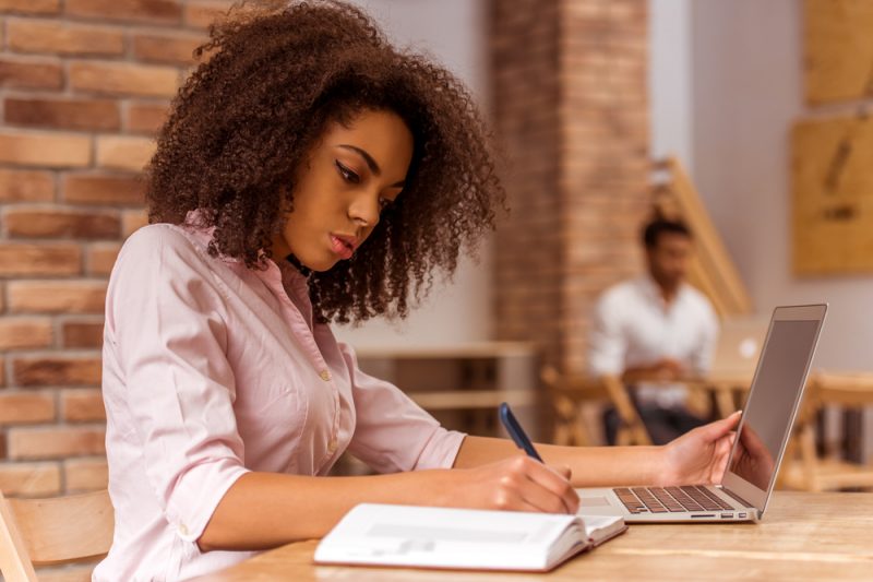 O EAD vem sendo bastante procurado e tem obtido grande representatividade em modelos de ensino no país. A seguir, 8 vantagens de cursar um EAD no Brasil. Confira!