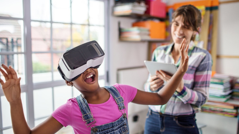 O que é realidade virtual, e seus benefícios para educação digital?